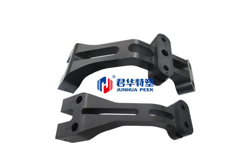 X-ray transparent PEEK lateral support body