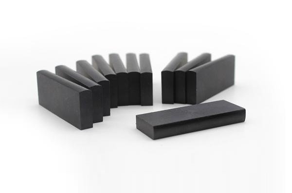 PEEK blades (automotive vacuum pumps)