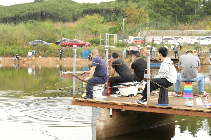 Autumn Fishing Fun, Friendship Through Fishing | Junhua’s Third Annual Fishing Competition Comes to a Successful Close - Junhua Autumn Fishing Fun, Friendship Through Fishing | Junhua’s Third Annual Fishing Competition Comes to a Successful Close Image 3